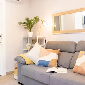 Precioso Apartamento Con Jardín A 500m De La Playa De Apartamento